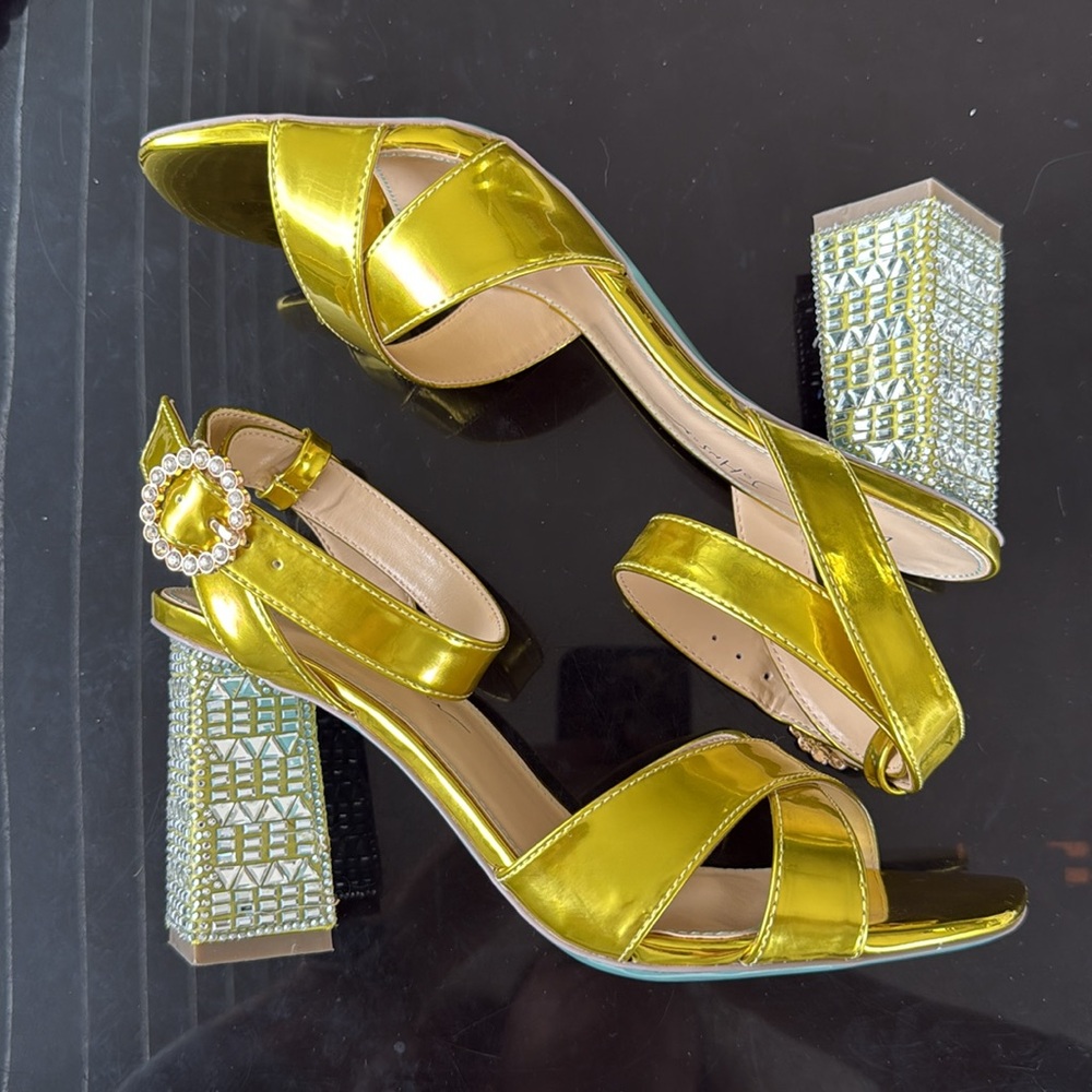 Betsey Johnson SB-Bell Yellow Gold Metallic Crystal Embellished Heel Sandals 8.5 - Picture 3 of 11